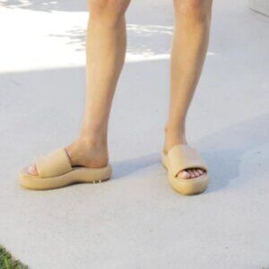 NEW BEEK Leather Trumpeter  Sandals
